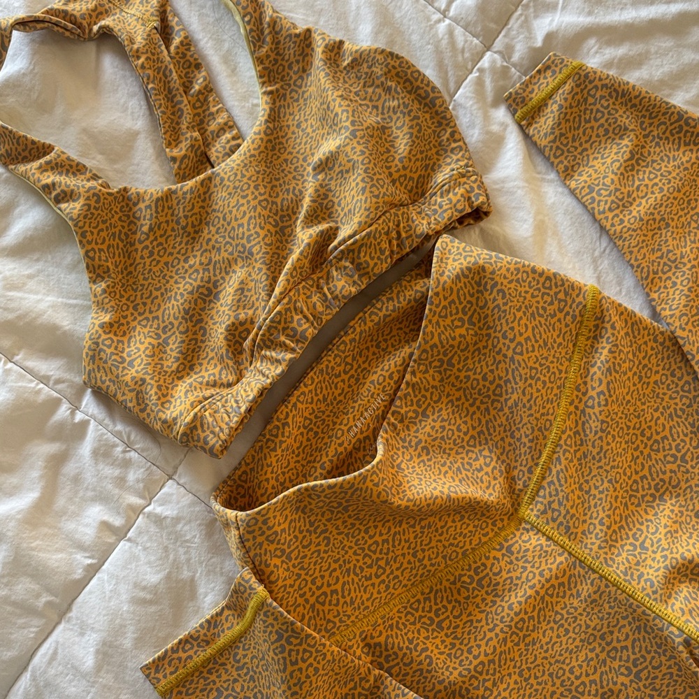 Active USA Yellow and Gray Leopard Print Leggings